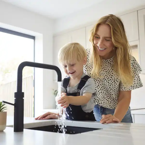 Family trusting their Plumber