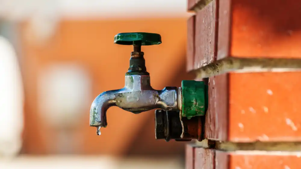 Dripping outdoor faucet